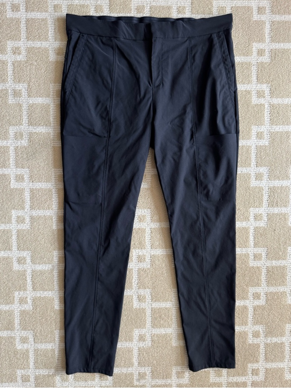 Athleta Black High Rise Trekking Pants Stretch Travel Hiking Size 14 - Picture 10 of 10